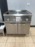 Induktionsherd mit 4 Kochfeldern und 2-türigem...