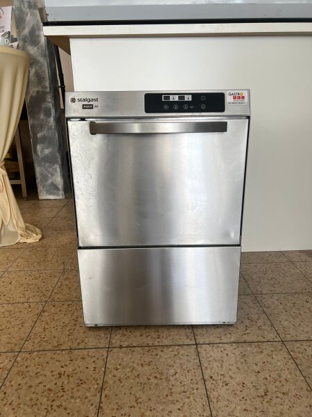Gebrauchte Geschirrspülmaschine Aqua A5 inkl. Klarspülmitteldosier-,Reinigerdosier- und Ablaufpumpe, 400V, 6,5 kW