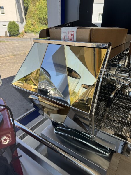 La Pavoni DIAMANTE LEVER 3 GROUPS GOLD | 3-gruppige Handhebel-Espressomaschine | Neuware