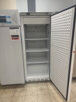 ❄️ KBS 702 TKU TIEFKÜHLSCHRANK – B-WARE...